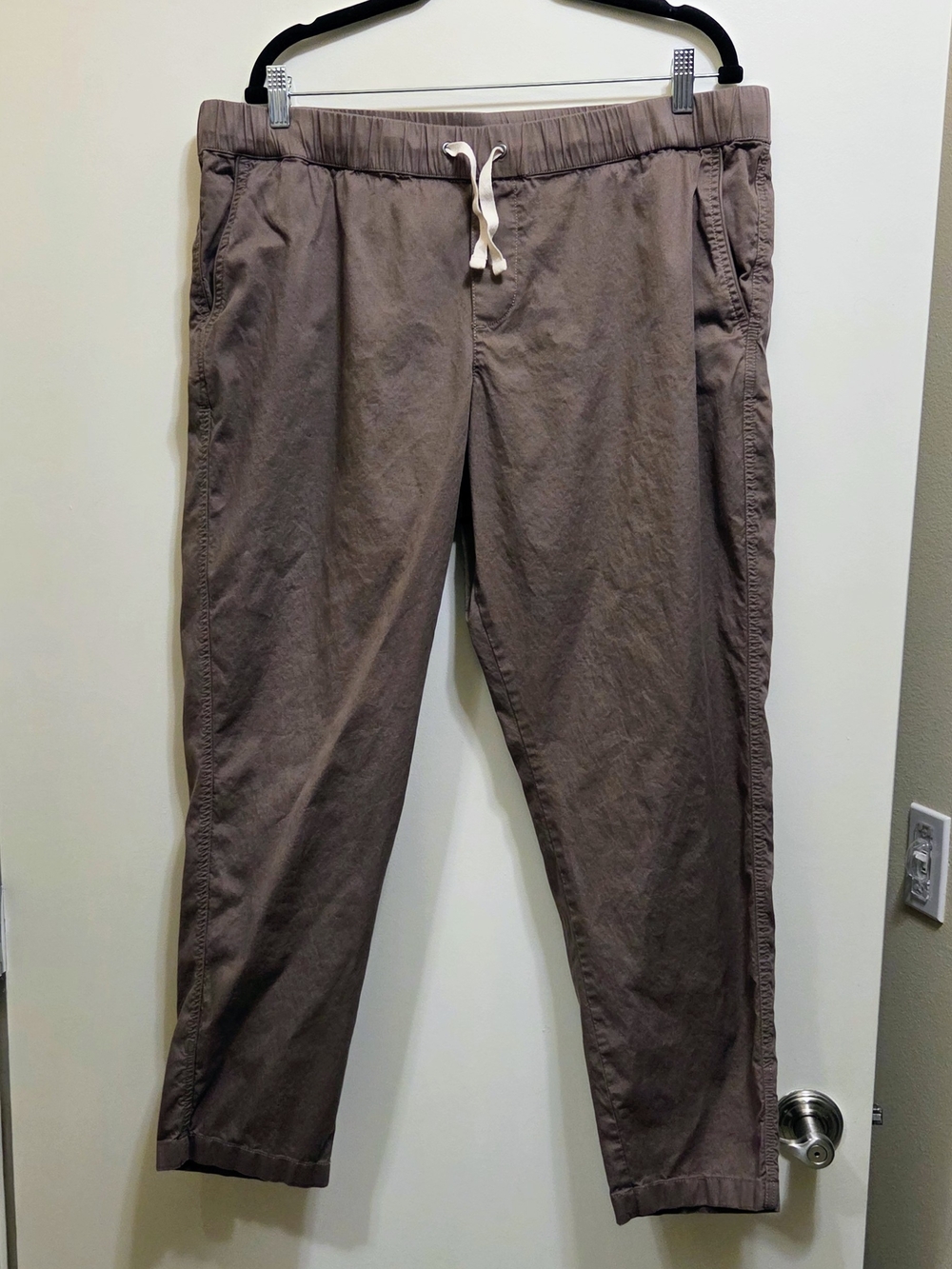 Pact Women's Drawstring Chinos in Taupe Brown, Size XL